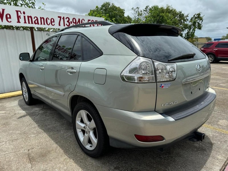 Lexus RX 330 Vehicle Full-screen Gallery Image 06