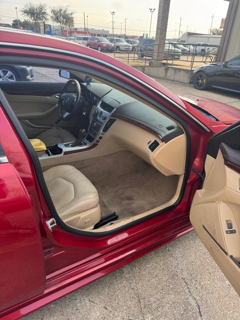 Cadillac CTS Sedan Vehicle Full-screen Gallery Image 09