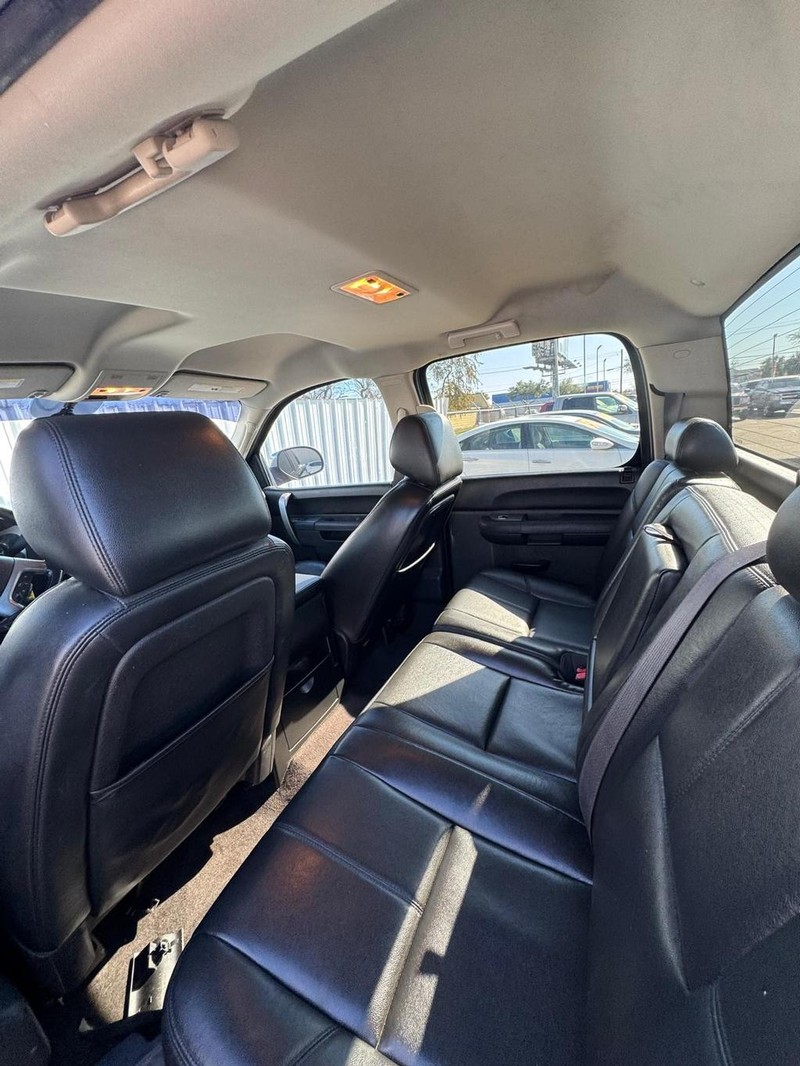 GMC Sierra 1500 Vehicle Full-screen Gallery Image 10