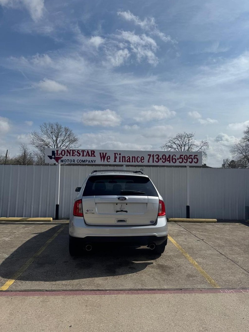 Ford Edge Vehicle Full-screen Gallery Image 04