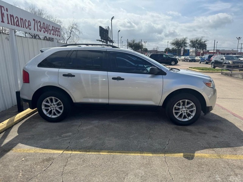 Ford Edge Vehicle Full-screen Gallery Image 07