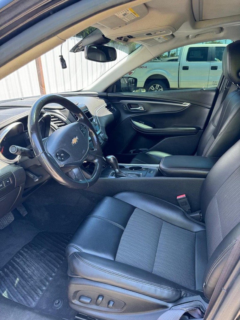 Chevrolet Impala Vehicle Full-screen Gallery Image 08