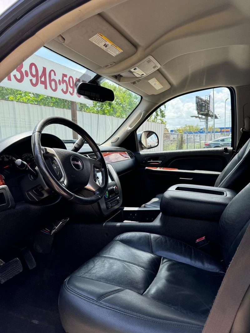 GMC Sierra 1500 Vehicle Full-screen Gallery Image 08