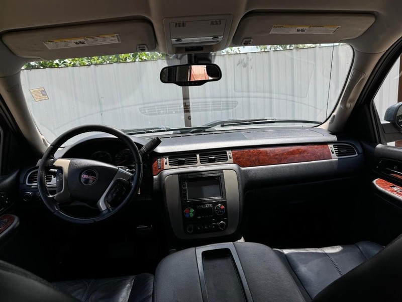 GMC Sierra 1500 Vehicle Full-screen Gallery Image 09