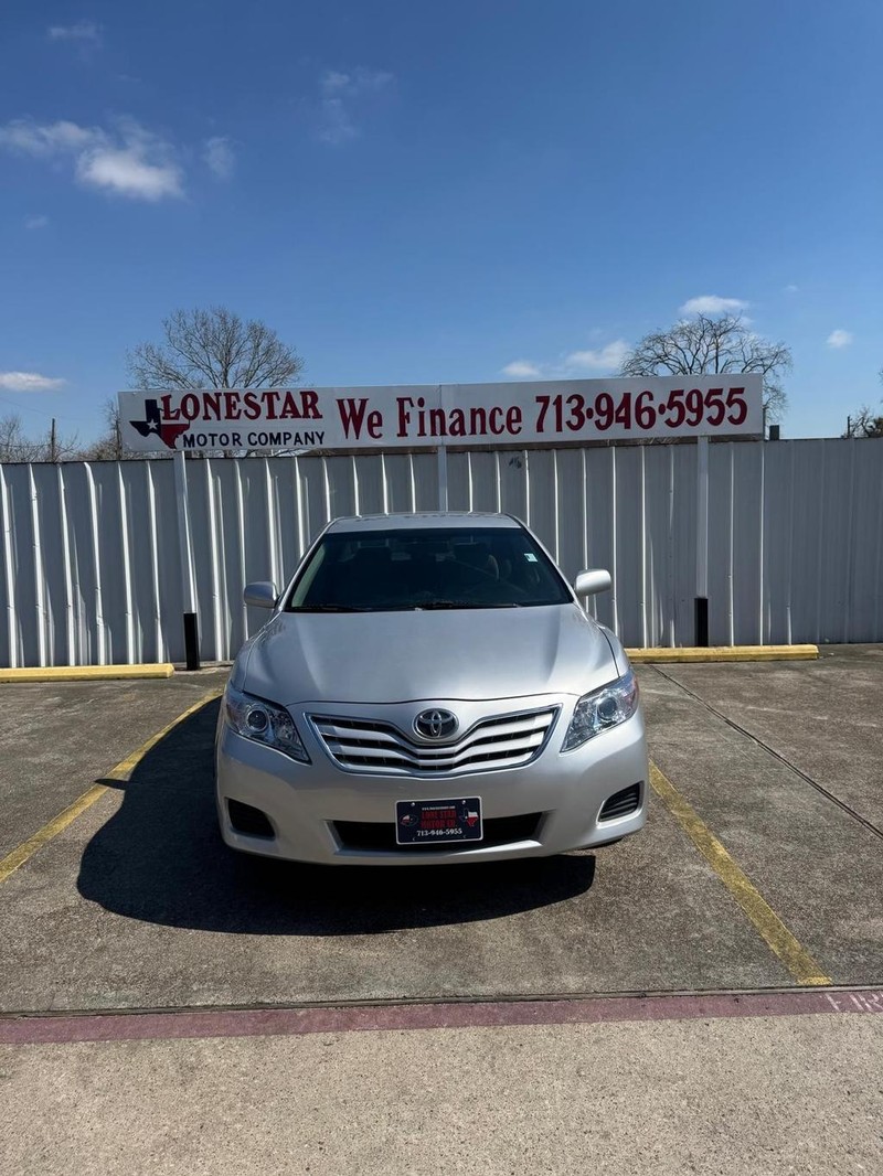 Toyota Camry Vehicle Full-screen Gallery Image 03