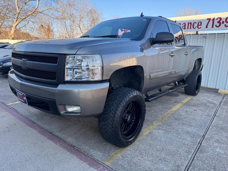 Chevrolet Silverado 1500 Vehicle Full-screen Gallery Image 02