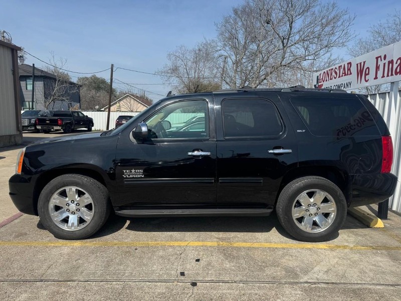 GMC Yukon Vehicle Full-screen Gallery Image 08