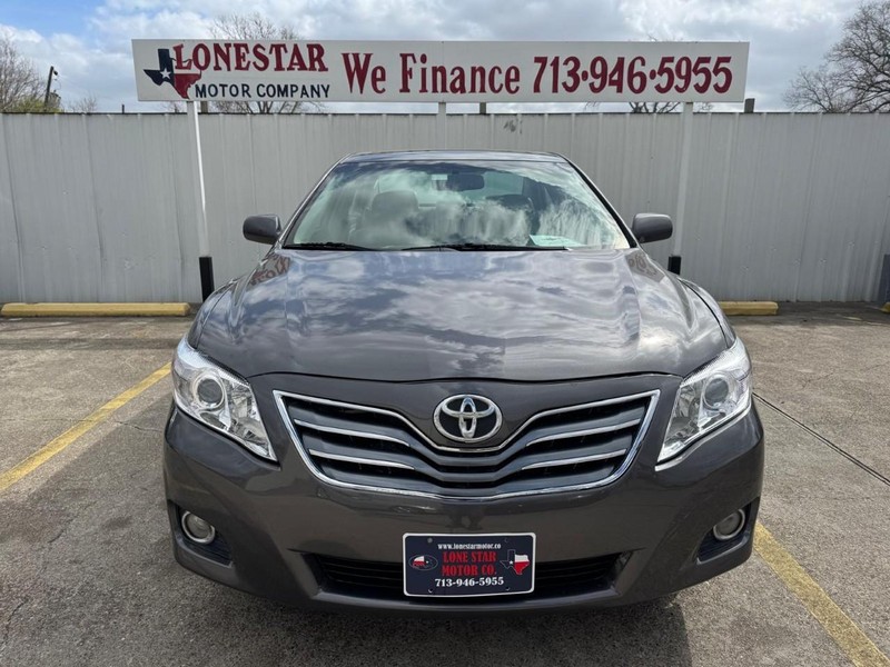 Toyota Camry Vehicle Full-screen Gallery Image 03