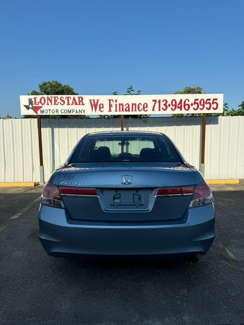 Honda Accord Sedan Vehicle Full-screen Gallery Image 04
