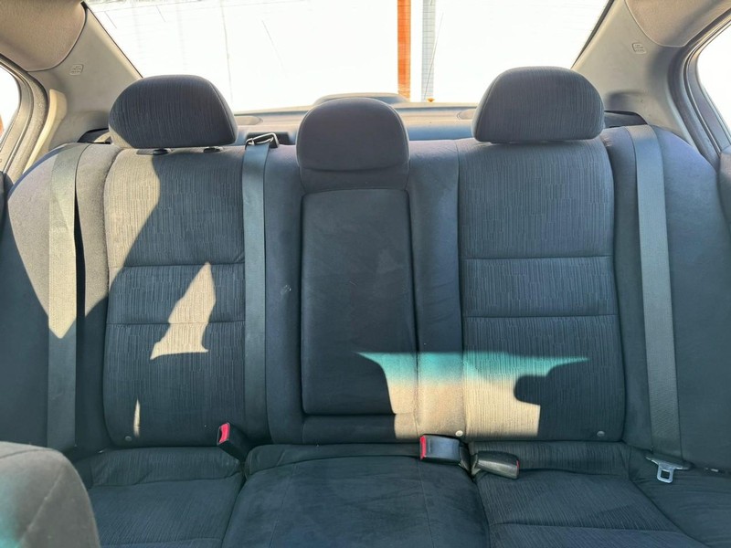 Honda Accord Sedan Vehicle Full-screen Gallery Image 10