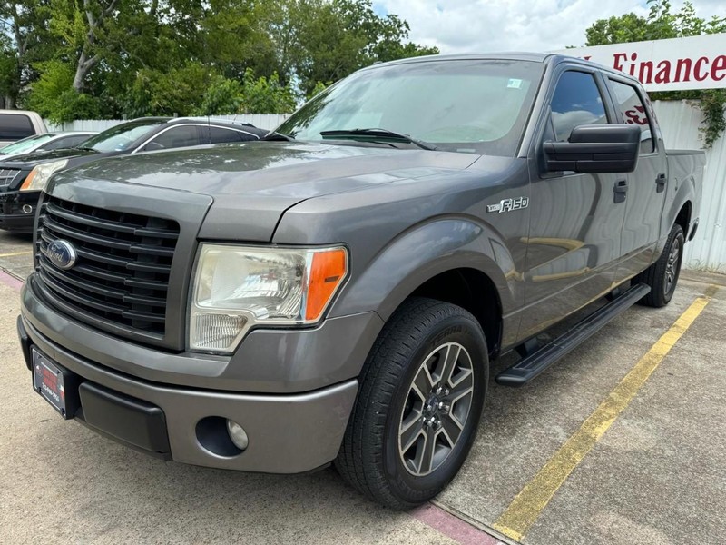 Ford F-150 Vehicle Full-screen Gallery Image 02