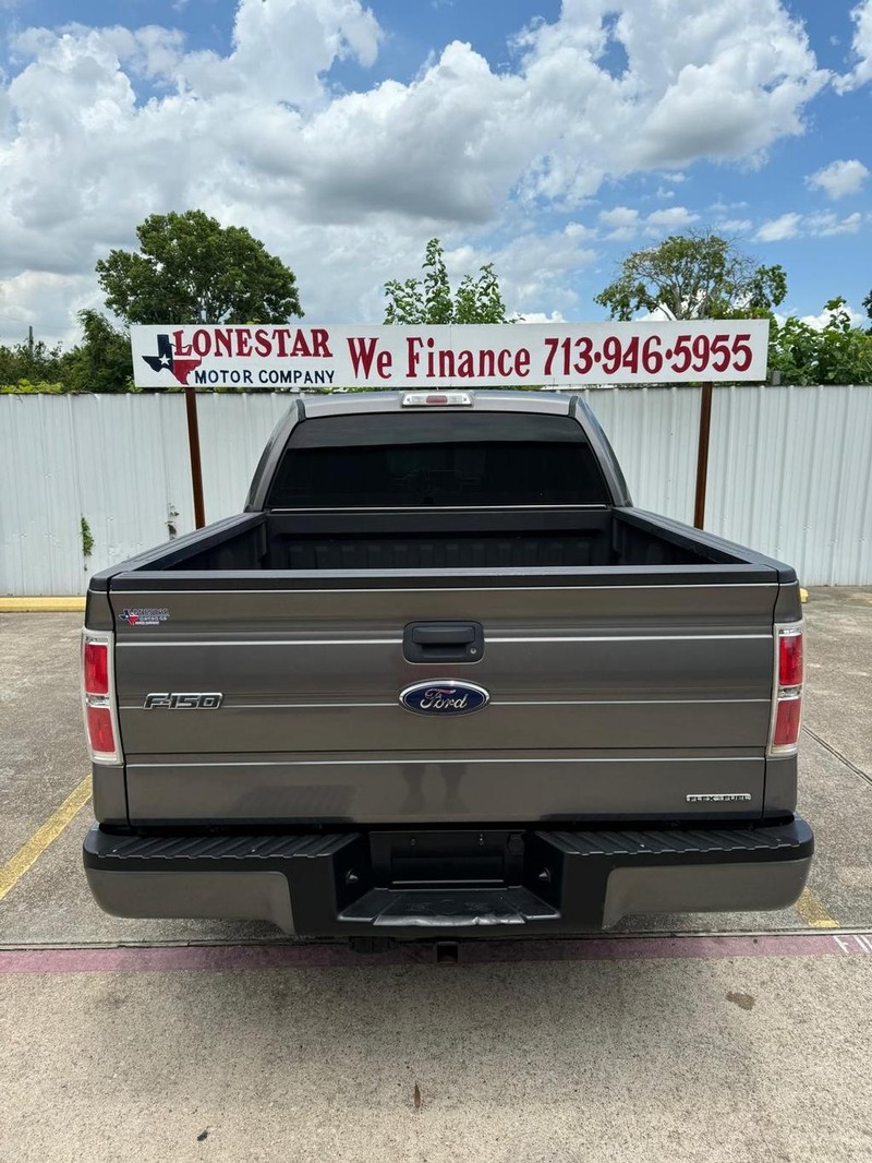 Ford F-150 Vehicle Full-screen Gallery Image 04