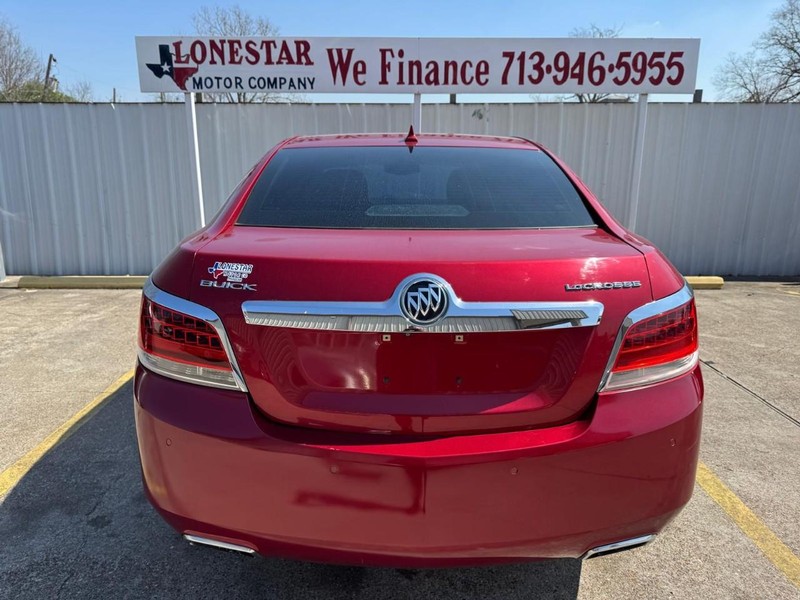 Buick LaCrosse Vehicle Full-screen Gallery Image 04