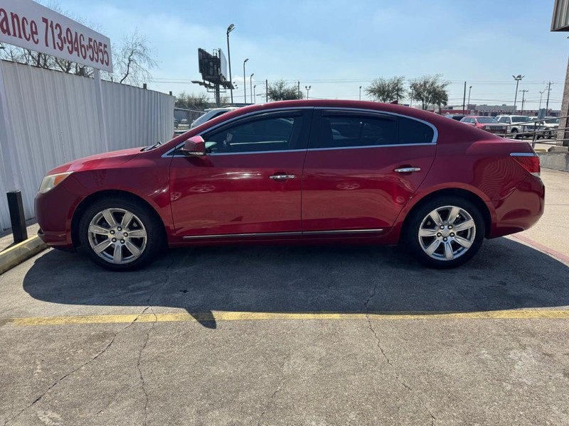Buick LaCrosse Vehicle Full-screen Gallery Image 07
