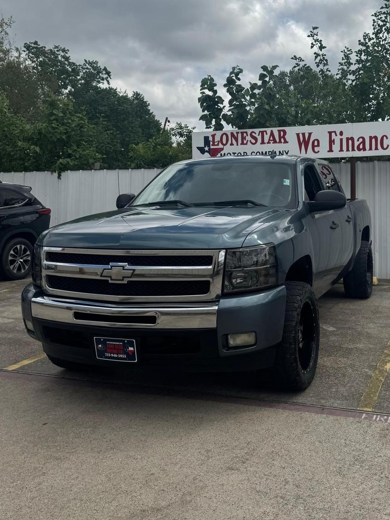 Chevrolet Silverado 1500 Vehicle Full-screen Gallery Image 02
