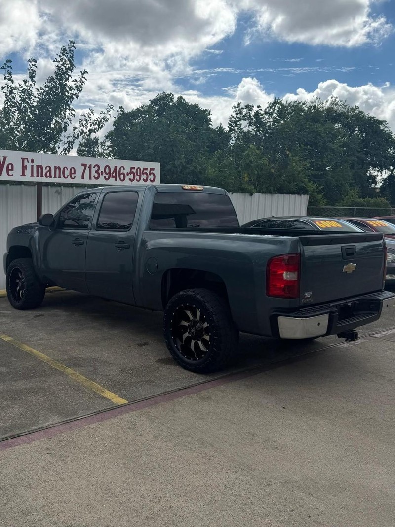 Chevrolet Silverado 1500 Vehicle Full-screen Gallery Image 05