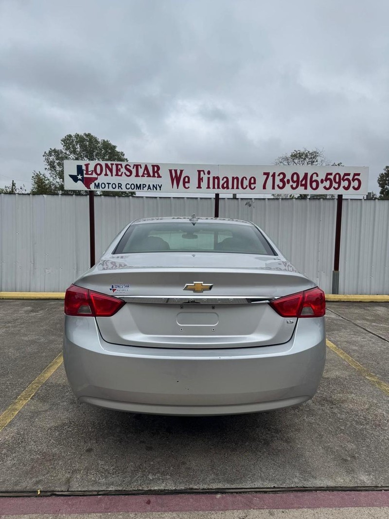 Chevrolet Impala Vehicle Full-screen Gallery Image 04