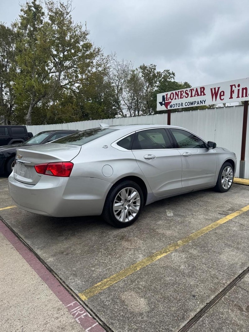 Chevrolet Impala Vehicle Full-screen Gallery Image 05
