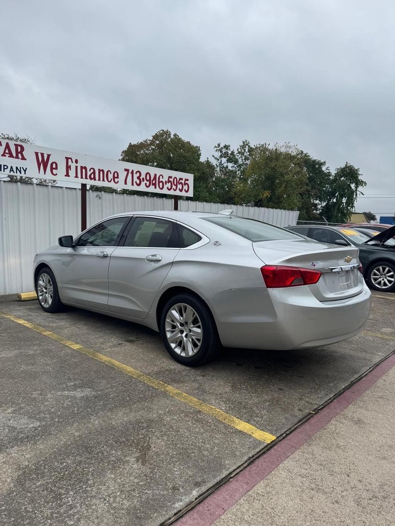 Chevrolet Impala Vehicle Full-screen Gallery Image 06