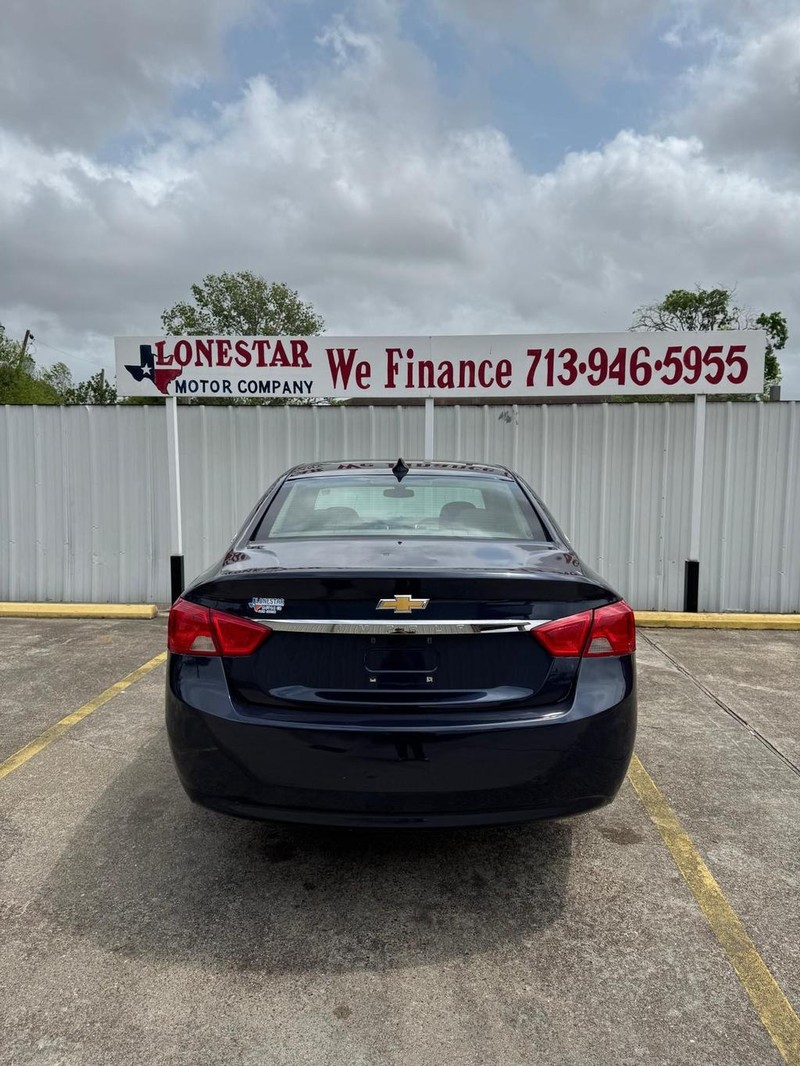 Chevrolet Impala Vehicle Full-screen Gallery Image 04