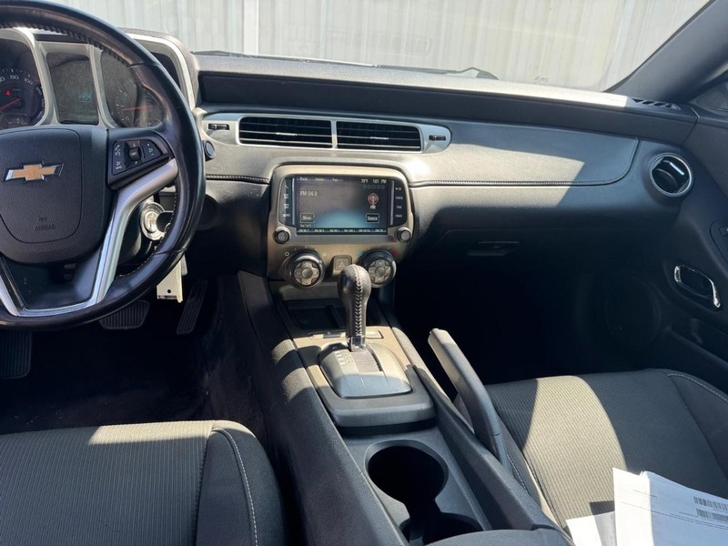 Chevrolet Camaro Vehicle Full-screen Gallery Image 10