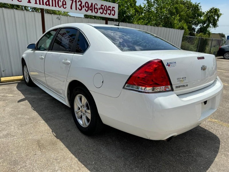Chevrolet Impala Vehicle Full-screen Gallery Image 06