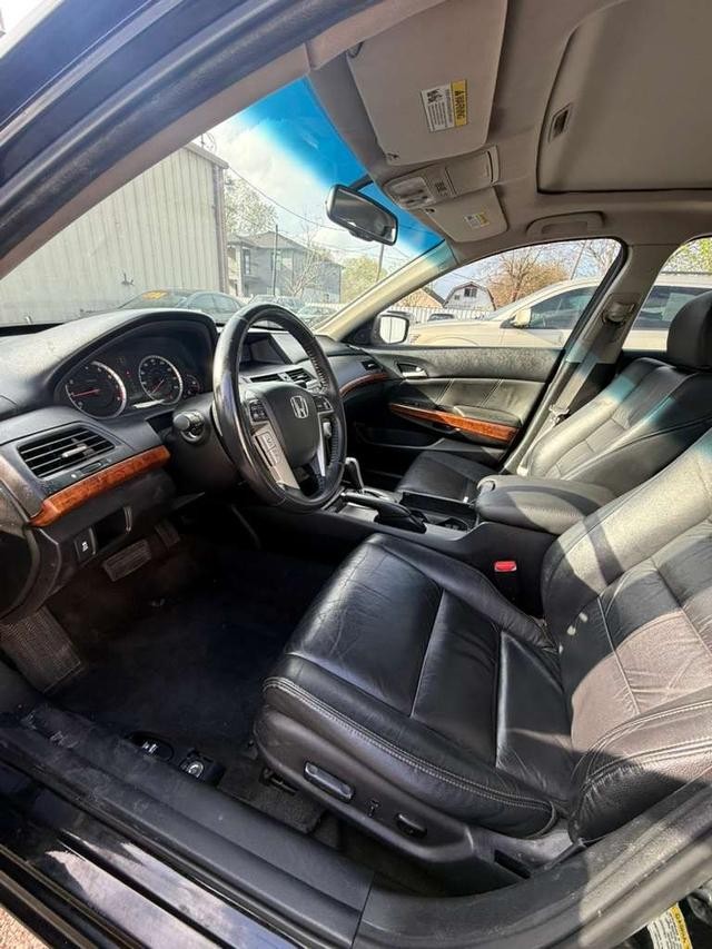 Honda Accord Sedan Vehicle Full-screen Gallery Image 08