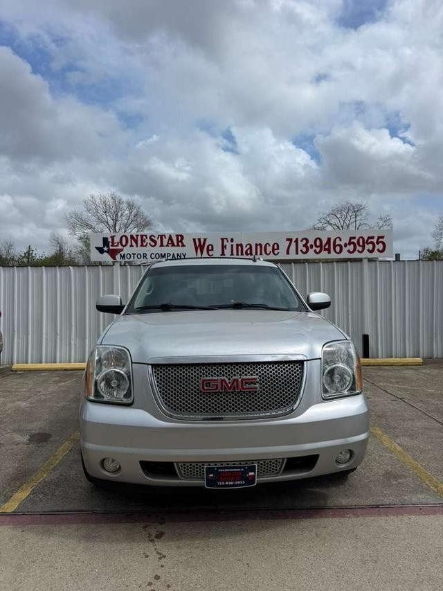 GMC Yukon XL Vehicle Full-screen Gallery Image 03