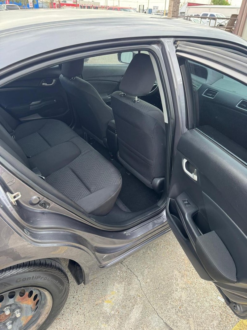 Honda Civic Sedan Vehicle Full-screen Gallery Image 10