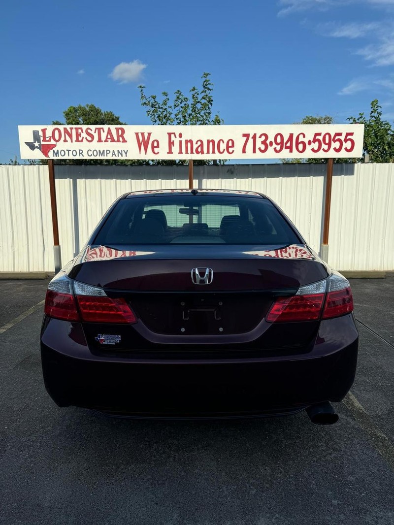 Honda Accord Sedan Vehicle Full-screen Gallery Image 04