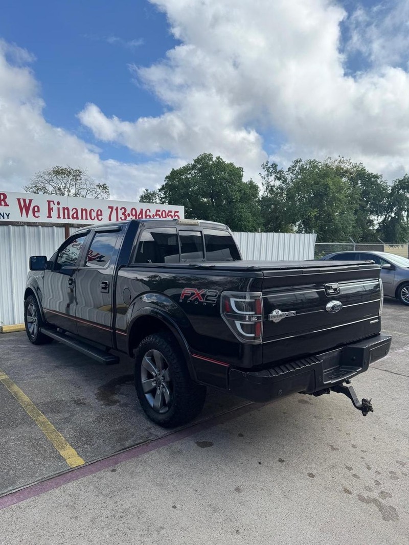 Ford F-150 Vehicle Full-screen Gallery Image 06