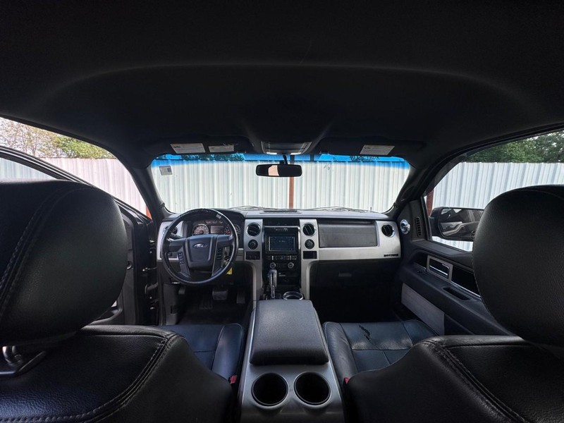 Ford F-150 Vehicle Full-screen Gallery Image 09