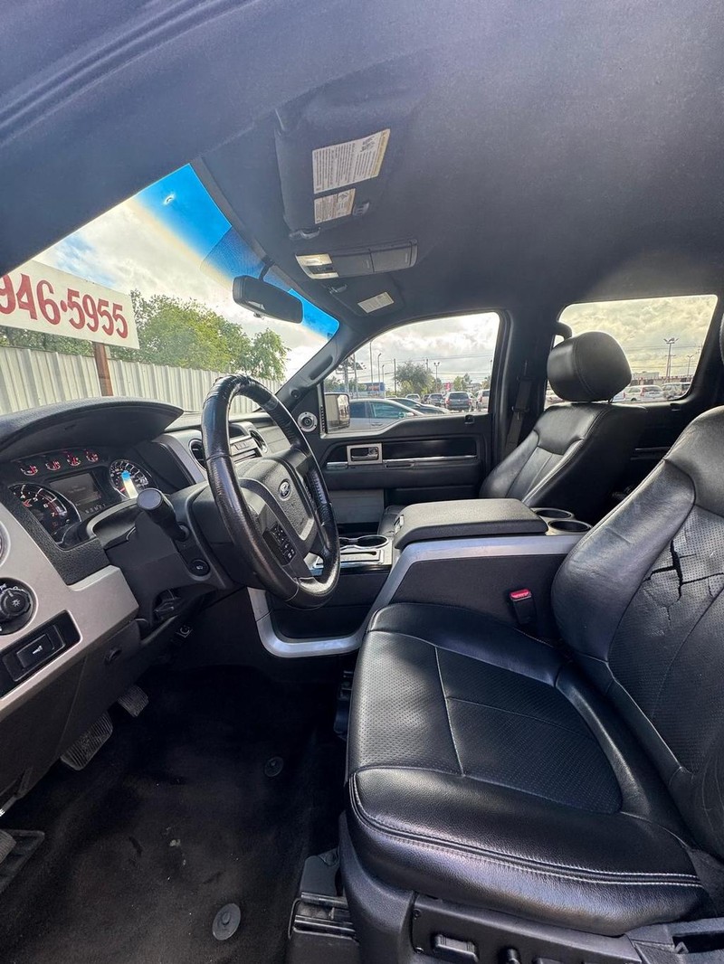 Ford F-150 Vehicle Full-screen Gallery Image 10