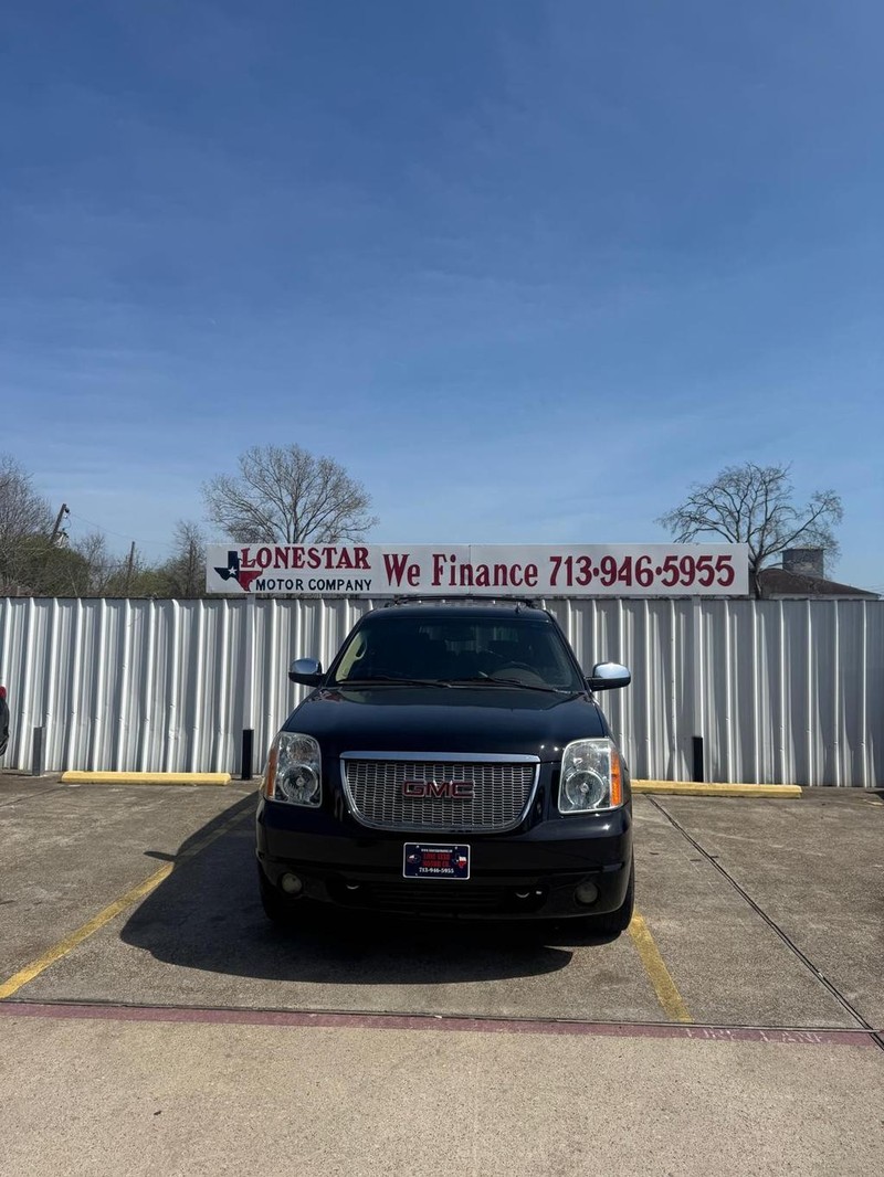 GMC Yukon Vehicle Full-screen Gallery Image 03