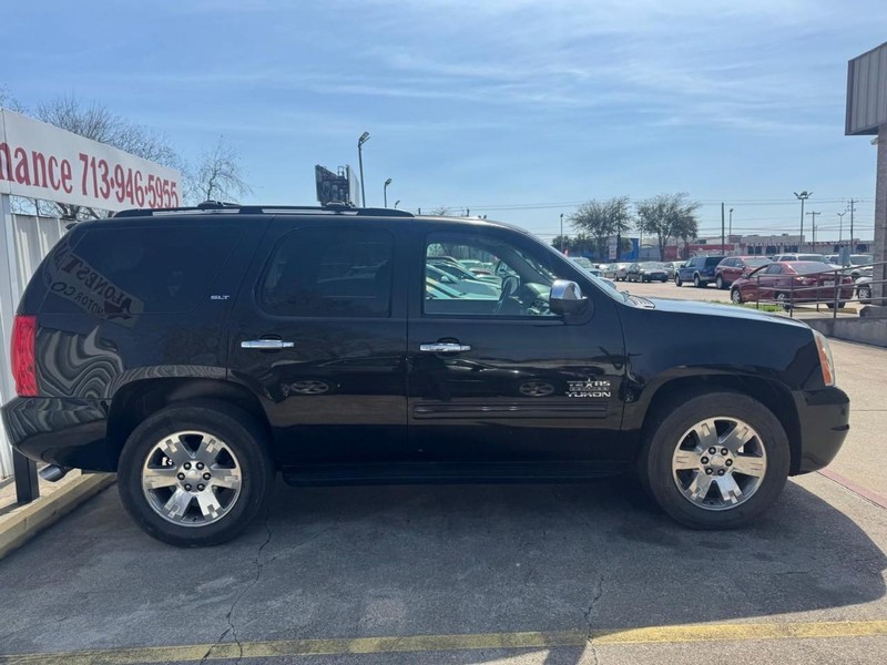 GMC Yukon Vehicle Full-screen Gallery Image 07