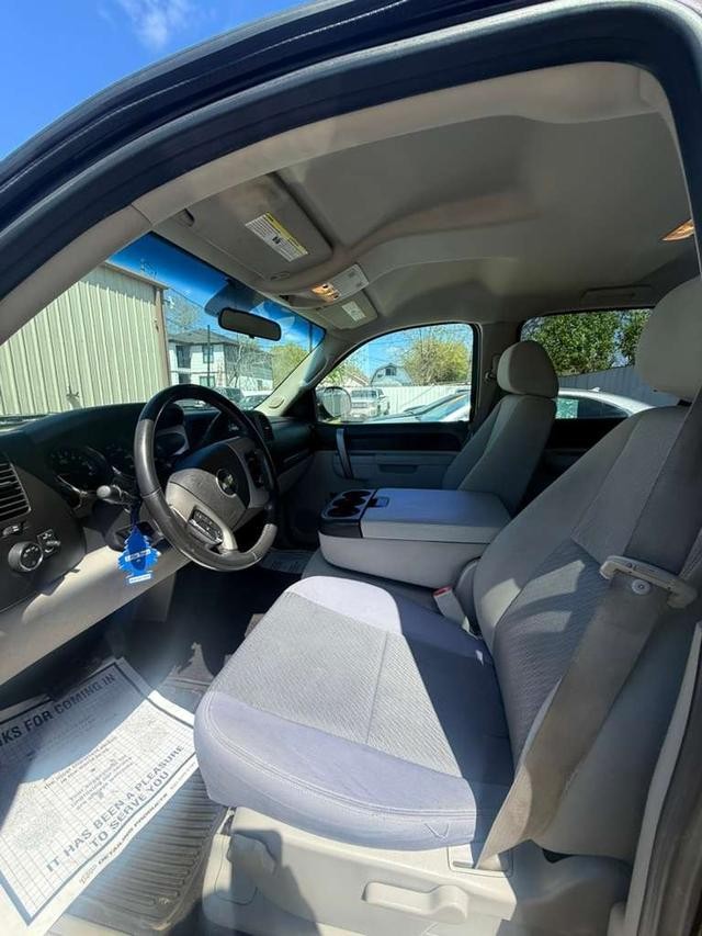 Chevrolet Silverado 1500 Vehicle Full-screen Gallery Image 09