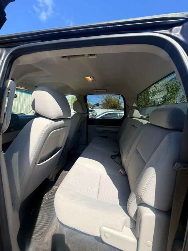 Chevrolet Silverado 1500 Vehicle Full-screen Gallery Image 10