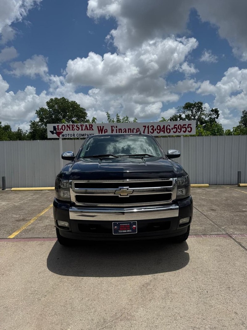 Chevrolet Silverado 1500 Vehicle Full-screen Gallery Image 03