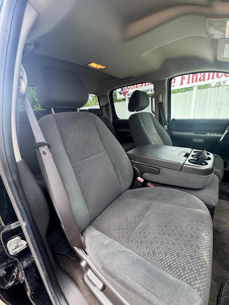 Chevrolet Silverado 1500 Vehicle Full-screen Gallery Image 09