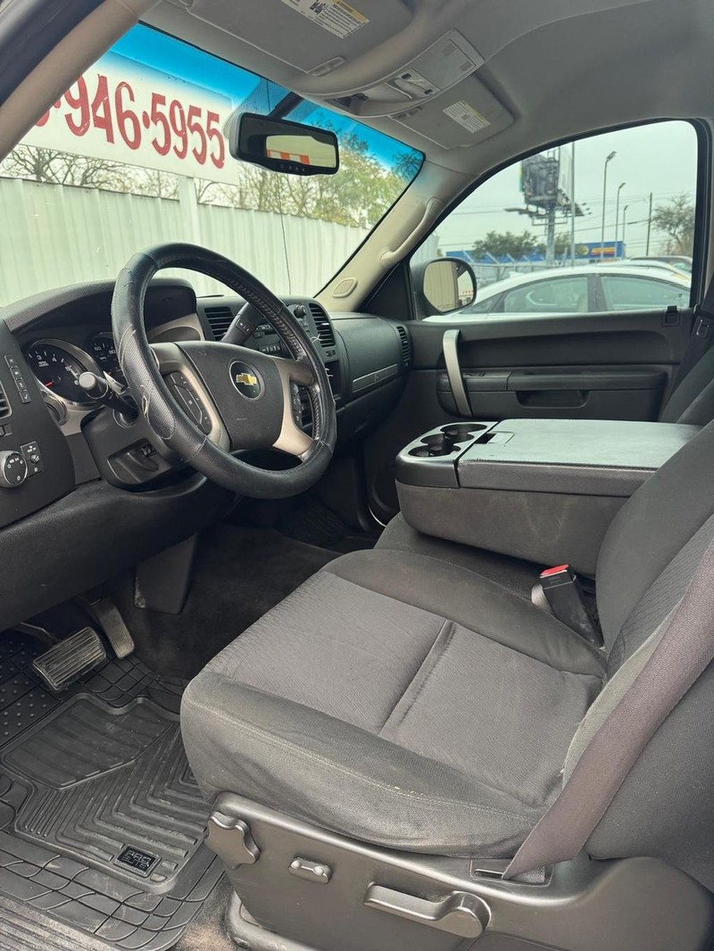 Chevrolet Silverado 1500 Vehicle Full-screen Gallery Image 08