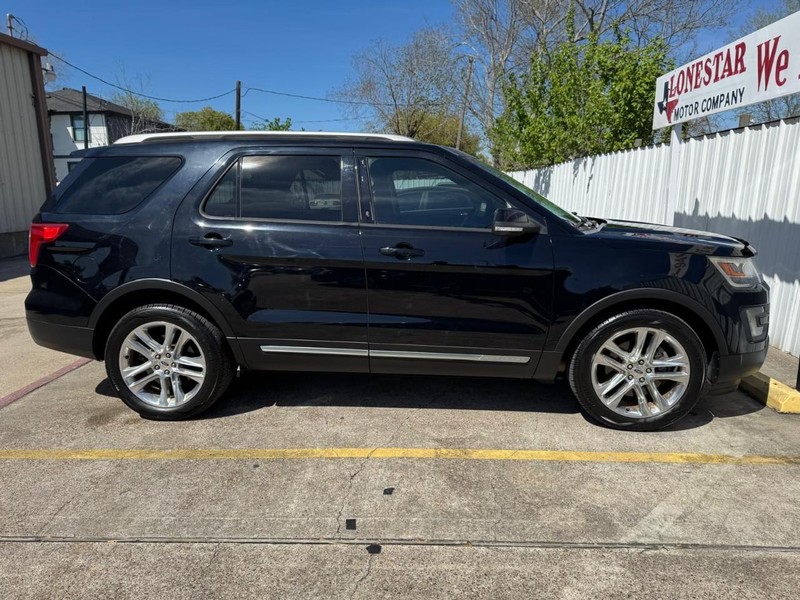 Ford Explorer Vehicle Full-screen Gallery Image 07