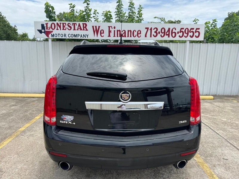 Cadillac SRX Vehicle Full-screen Gallery Image 04