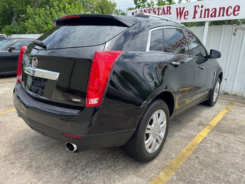 Cadillac SRX Vehicle Full-screen Gallery Image 05