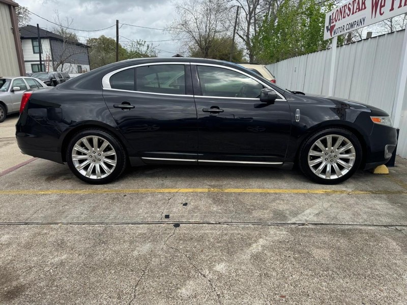 Buick LaCrosse Vehicle Full-screen Gallery Image 08