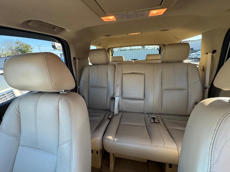 Chevrolet Tahoe Vehicle Full-screen Gallery Image 11