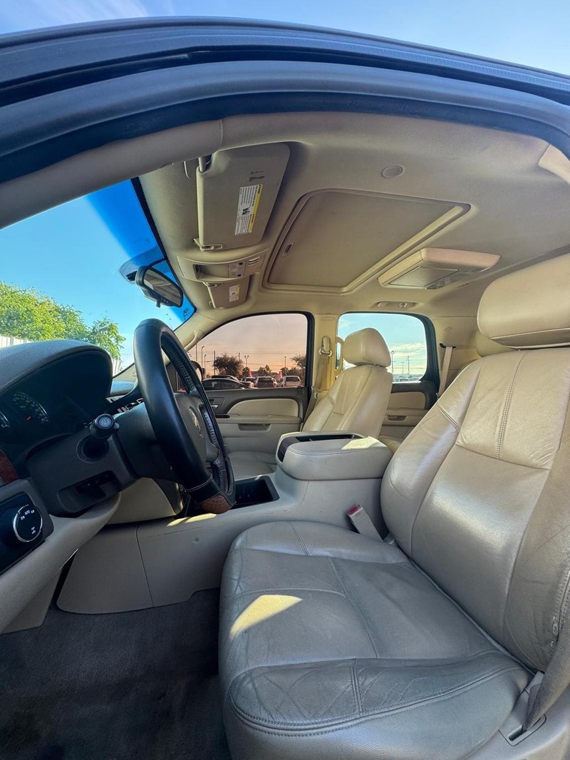 Chevrolet Tahoe Vehicle Full-screen Gallery Image 10