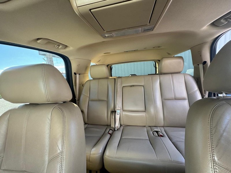 Chevrolet Tahoe Vehicle Full-screen Gallery Image 11