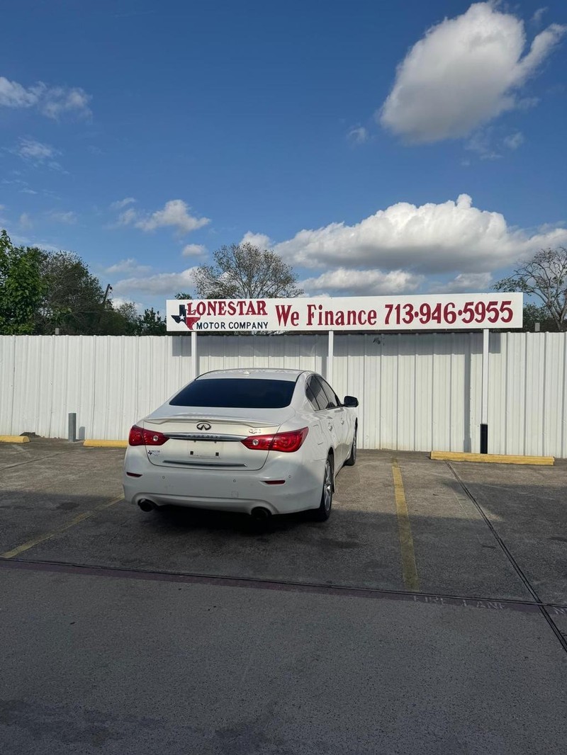 INFINITI Q50 Vehicle Full-screen Gallery Image 06