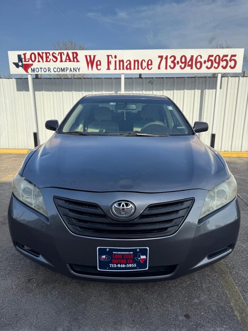 Toyota Camry Vehicle Full-screen Gallery Image 03