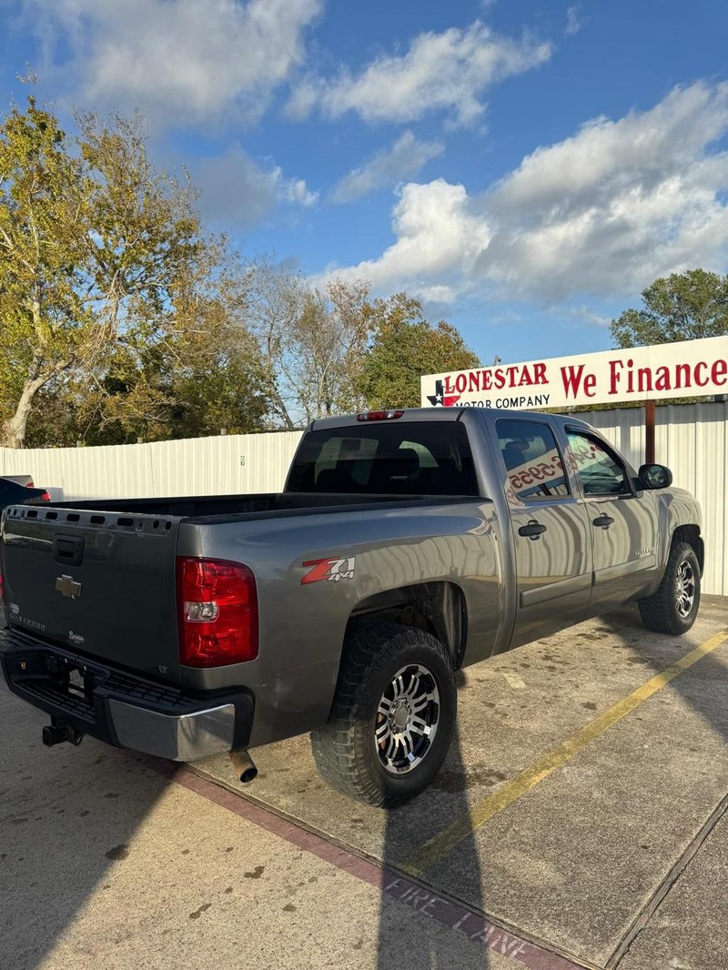 Chevrolet Silverado 1500 Vehicle Full-screen Gallery Image 05
